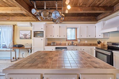 Cuisine - 51 Ch. Solange, Saint-Donat, QC - Indoor Photo Showing Kitchen