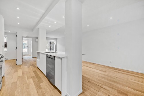 Cuisine - 516 Rue Cherrier, Montréal (Le Plateau-Mont-Royal), QC - Indoor Photo Showing Kitchen