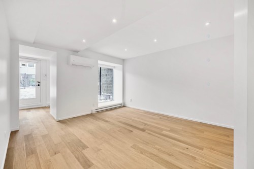 Salon - 516 Rue Cherrier, Montréal (Le Plateau-Mont-Royal), QC - Indoor Photo Showing Other Room