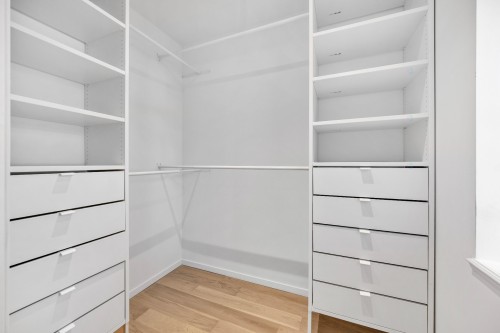 Penderie (Walk-in) - 516 Rue Cherrier, Montréal (Le Plateau-Mont-Royal), QC - Indoor With Storage