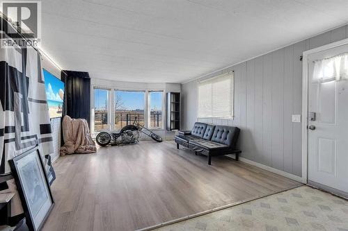 101 Huntstrom Drive Ne, Calgary, AB - Indoor