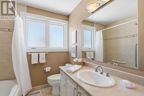 2266 Fife Crescent, Ottawa, ON - Indoor Photo Showing Bathroom