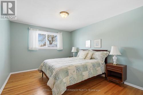 2266 Fife Crescent, Ottawa, ON - Indoor Photo Showing Bedroom