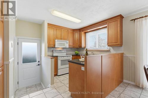 2266 Fife Crescent, Ottawa, ON - Indoor Photo Showing Kitchen