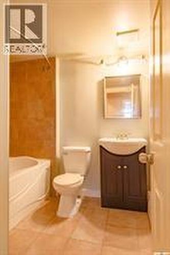 101 525 X Avenue S, Saskatoon, SK - Indoor Photo Showing Bathroom