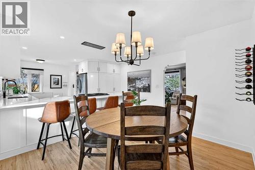 3231 25 Street Sw, Calgary, AB - Indoor Photo Showing Dining Room
