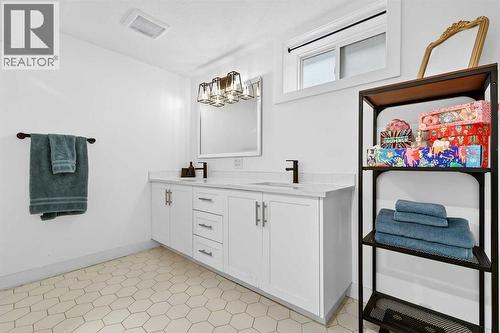 bath - 3231 25 Street Sw, Calgary, AB - Indoor Photo Showing Other Room