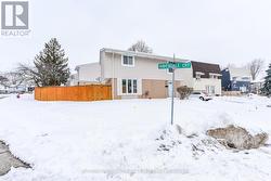 4 HARDCASTLE COURT  Brampton, ON L6S 2A9