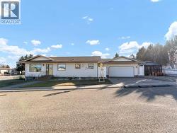 3 Redwood Court SE  Medicine Hat, AB T1B 3Z6