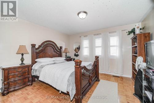 38 Bottlebrush Drive, Brampton, ON - Indoor Photo Showing Bedroom