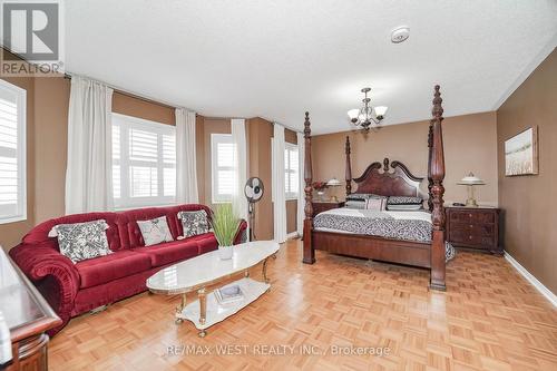38 Bottlebrush Drive, Brampton, ON - Indoor Photo Showing Bedroom