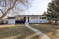 36 Glenview Drive SW  Calgary, AB T3E 4H5