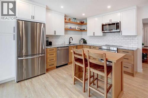 36 Glenview Drive Sw, Calgary, AB - Indoor Photo Showing Kitchen With Stainless Steel Kitchen With Upgraded Kitchen