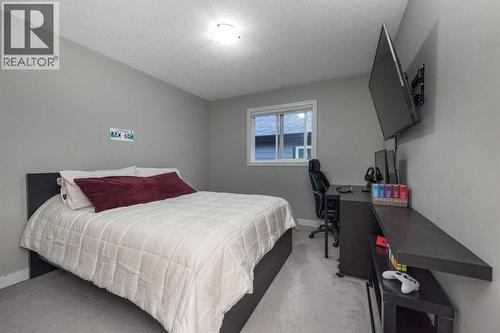 76 Evanspark Circle Nw, Calgary, AB - Indoor Photo Showing Bedroom