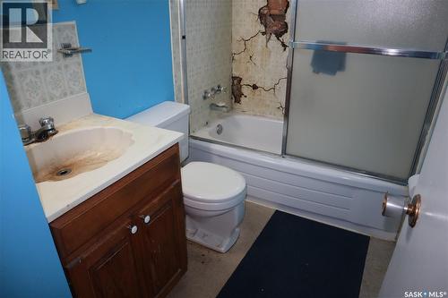 22 Ramsay Court, Saskatoon, SK - Indoor Photo Showing Bathroom