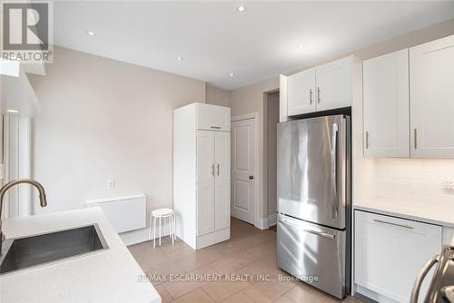 319 Hunter Street W, Hamilton, ON - Indoor Photo Showing Kitchen