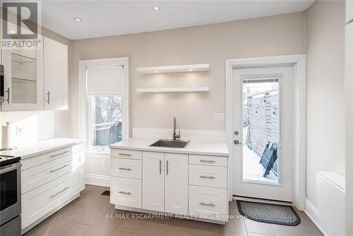 319 Hunter Street W, Hamilton, ON - Indoor Photo Showing Kitchen With Upgraded Kitchen
