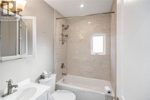 319 Hunter Street W, Hamilton, ON - Indoor Photo Showing Bathroom