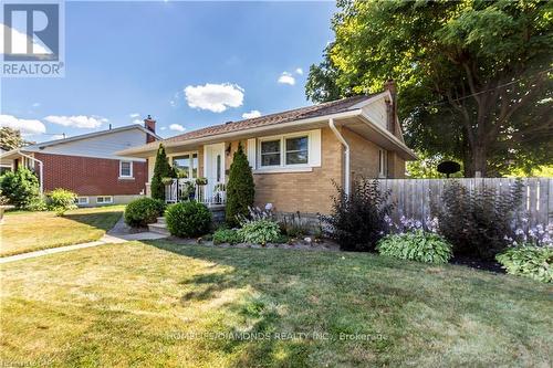 107 Ellis Crescent, Waterloo, ON - Outdoor