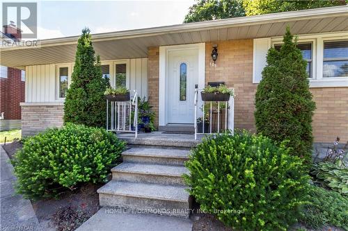 107 Ellis Crescent, Waterloo, ON - Outdoor