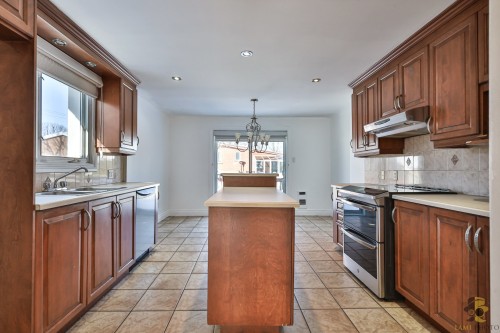 Cuisine - 144 Ch. De La Lorraine, Laval (Pont-Viau), QC - Indoor Photo Showing Kitchen With Double Sink