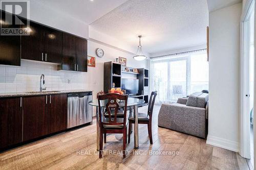 407 - 7167 Yonge Street, Markham, ON - Indoor