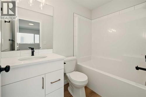 61 Pinnacle Close, Blackfalds, AB - Indoor Photo Showing Bathroom