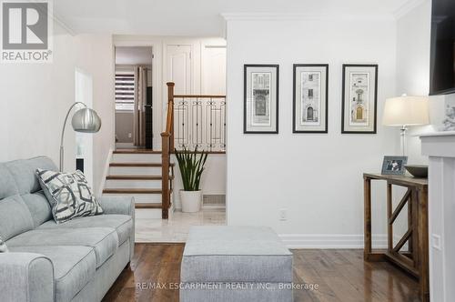 697 Lomond Crescent, Burlington, ON - Indoor