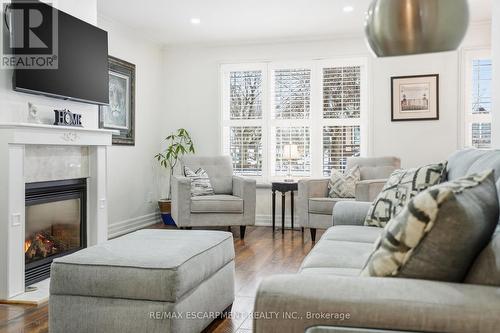 697 Lomond Crescent, Burlington, ON - Indoor Photo Showing Living Room With Fireplace
