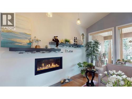 2523 Golf View Crescent, Blind Bay, BC - Indoor Photo Showing Living Room With Fireplace