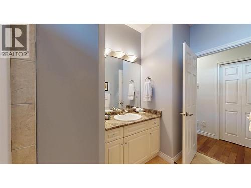 2523 Golf View Crescent, Blind Bay, BC - Indoor Photo Showing Bathroom