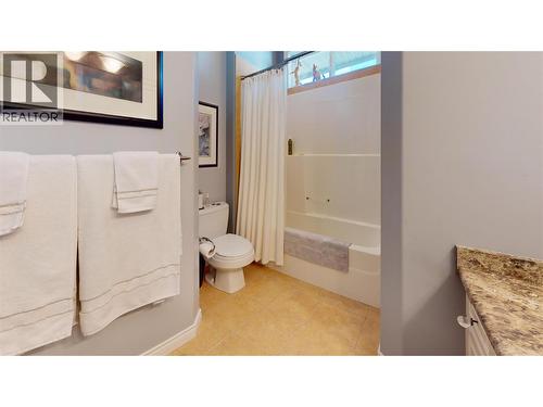 2523 Golf View Crescent, Blind Bay, BC - Indoor Photo Showing Bathroom