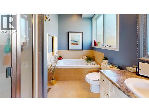 2523 Golf View Crescent, Blind Bay, BC - Indoor Photo Showing Bathroom