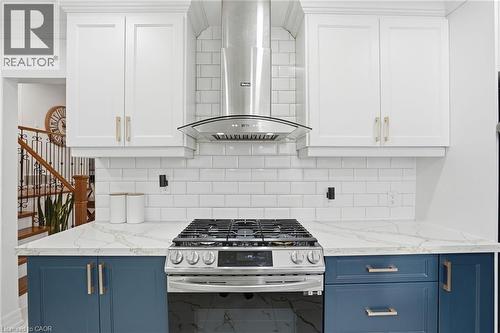 697 Lomond Crescent, Burlington, ON - Indoor Photo Showing Kitchen With Upgraded Kitchen