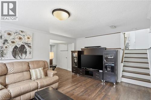 697 Lomond Crescent, Burlington, ON - Indoor Photo Showing Living Room
