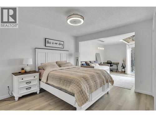 2535 Winnipeg Road, West Kelowna, BC - Indoor Photo Showing Bedroom