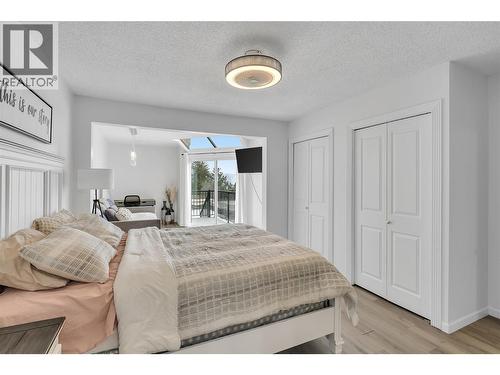 2535 Winnipeg Road, West Kelowna, BC - Indoor Photo Showing Bedroom