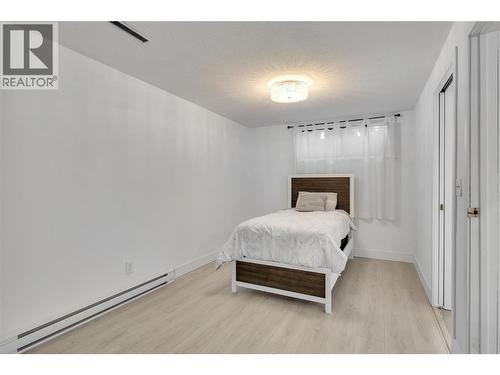 2535 Winnipeg Road, West Kelowna, BC - Indoor Photo Showing Bedroom