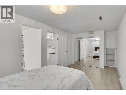 2535 Winnipeg Road, West Kelowna, BC - Indoor Photo Showing Bedroom