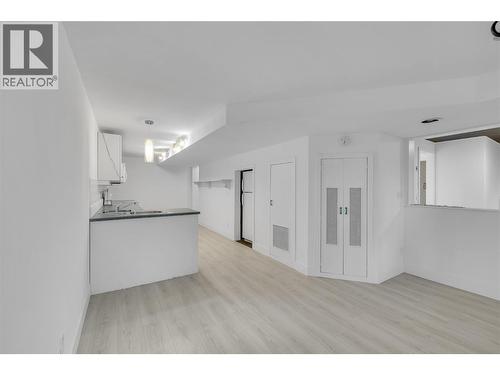 2535 Winnipeg Road, West Kelowna, BC - Indoor