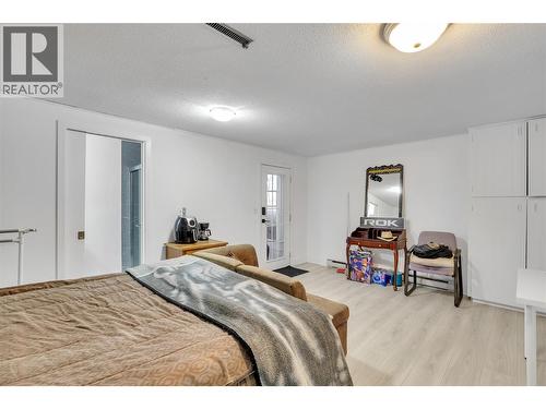 2535 Winnipeg Road, West Kelowna, BC - Indoor Photo Showing Bedroom