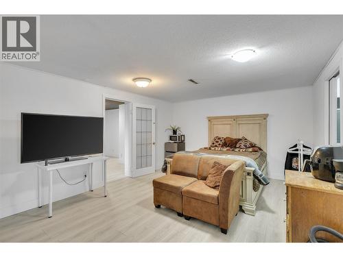 2535 Winnipeg Road, West Kelowna, BC - Indoor Photo Showing Bedroom