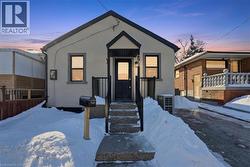 746 ROXBOROUGH Avenue  Hamilton, ON L8H 1S7