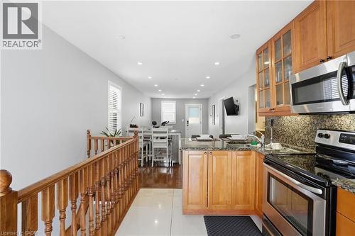 746 Roxborough Avenue, Hamilton, ON - Indoor Photo Showing Kitchen