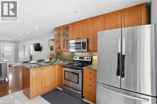 746 Roxborough Avenue, Hamilton, ON - Indoor Photo Showing Kitchen