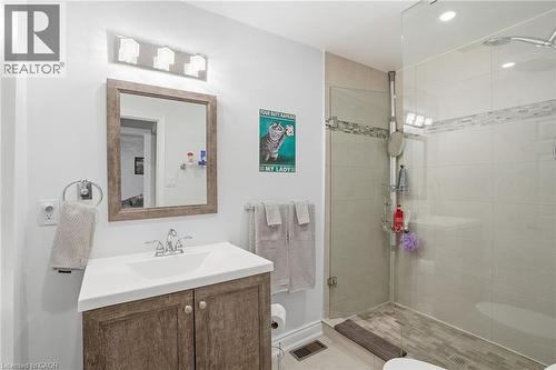 746 Roxborough Avenue, Hamilton, ON - Indoor Photo Showing Bathroom