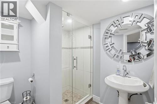 746 Roxborough Avenue, Hamilton, ON - Indoor Photo Showing Bathroom