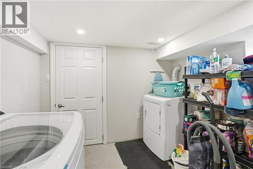 746 Roxborough Avenue, Hamilton, ON - Indoor Photo Showing Laundry Room