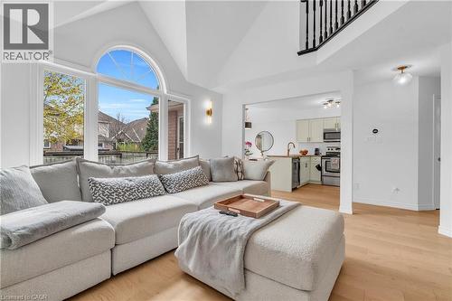 9 Gaw Crescent, Guelph, ON - Indoor Photo Showing Living Room