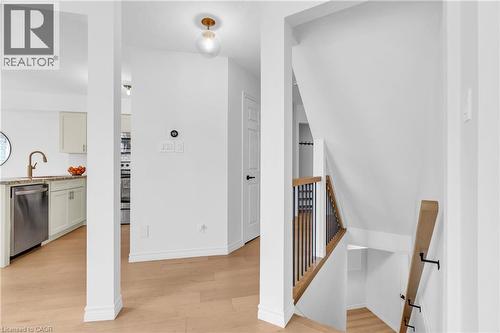 9 Gaw Crescent, Guelph, ON - Indoor